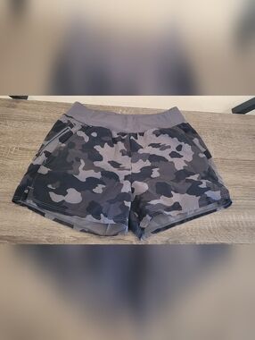 All In Motion Girl Gray & Black Camo Athletic Shorts